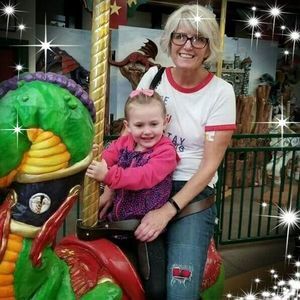 Meet your Posher, Lezlie